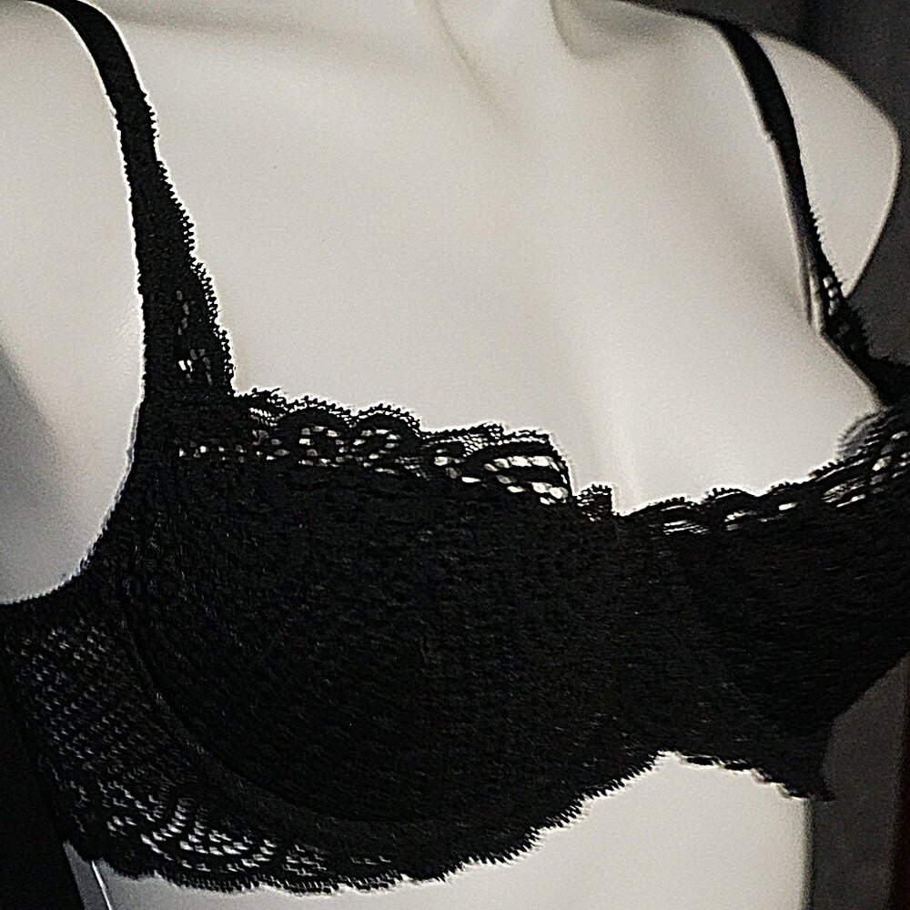 Pretty lace underwire bra, unlined with internal light pushup support, 36C